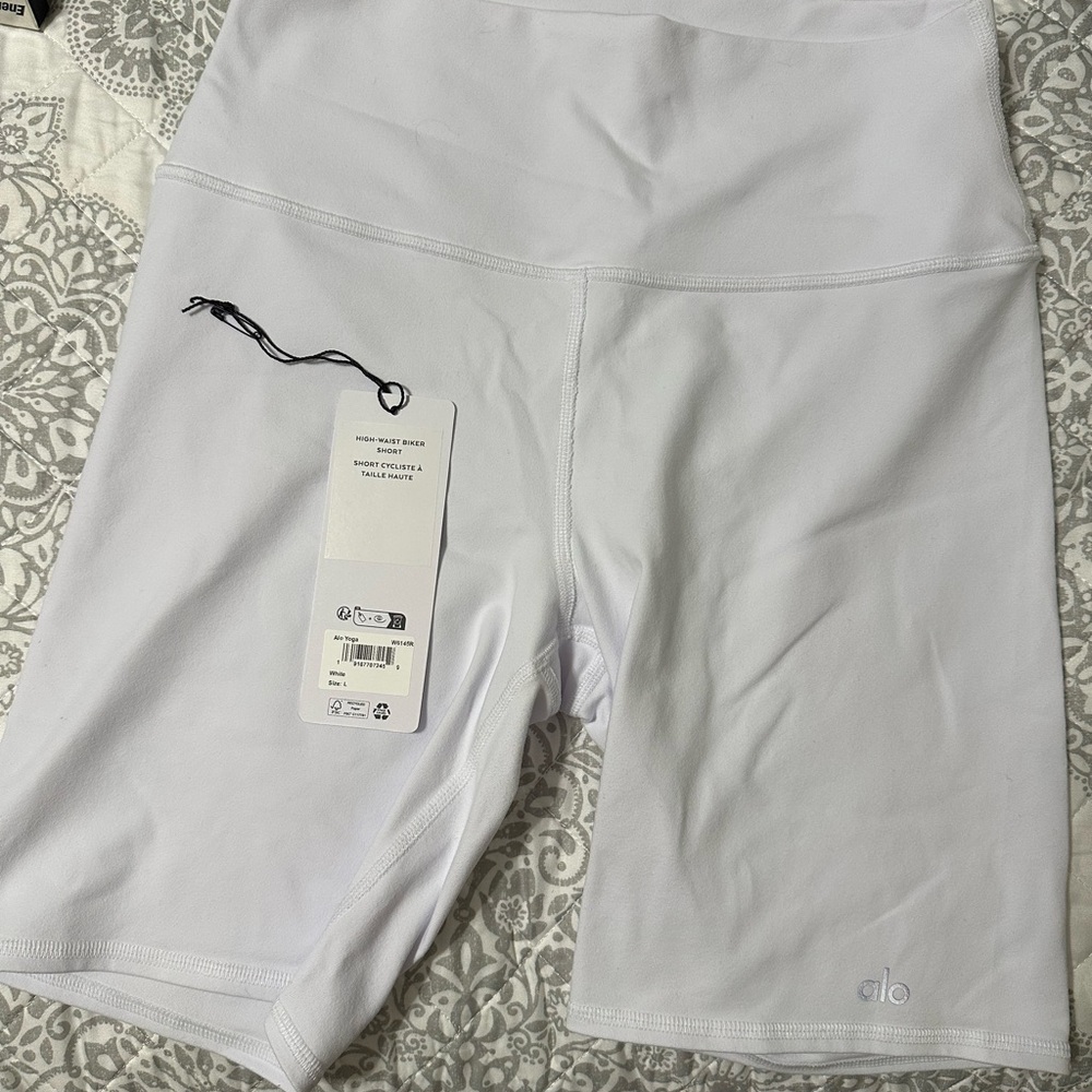 ALO Yoga Women's White High/Waist Biker Shorts